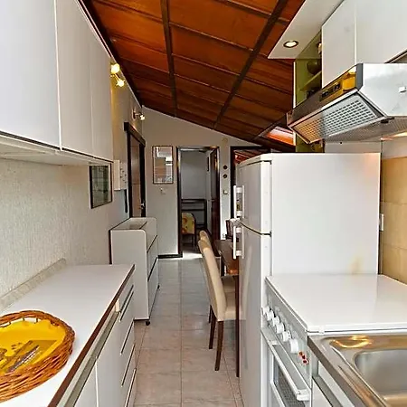 765 Fažana